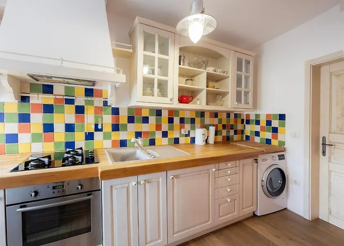 Historic Trubar דירה *